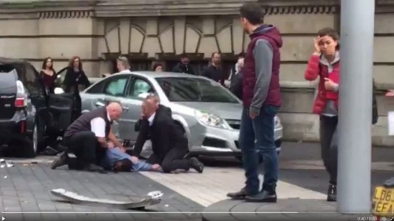 Αυτοκίνητο χτυπά πεζούς στην καρδιά του Λονδίνου - «Τροχαίο» λέει η αστυνομία