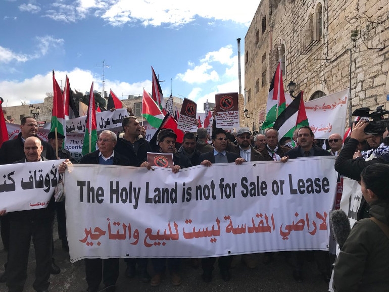 Παλαιστίνιοι επιτέθηκαν στο αυτοκίνητο του Πατριάρχη Ιεροσολύμων