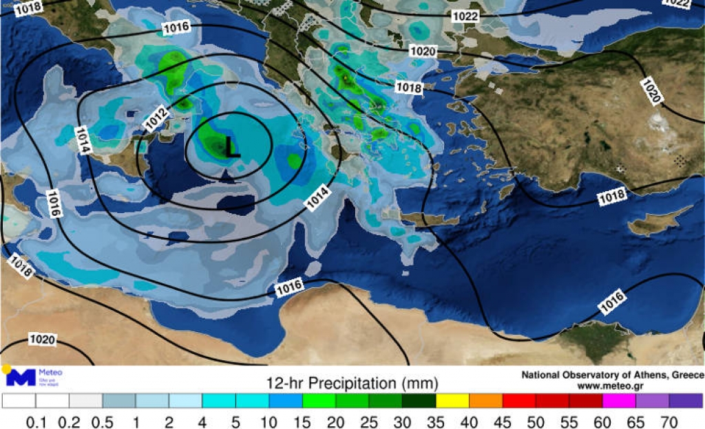 Βροχές και καταιγίδες σε Μακεδονία και Αττική, μεσογειακοί κυκλώνες στο Ιόνιο