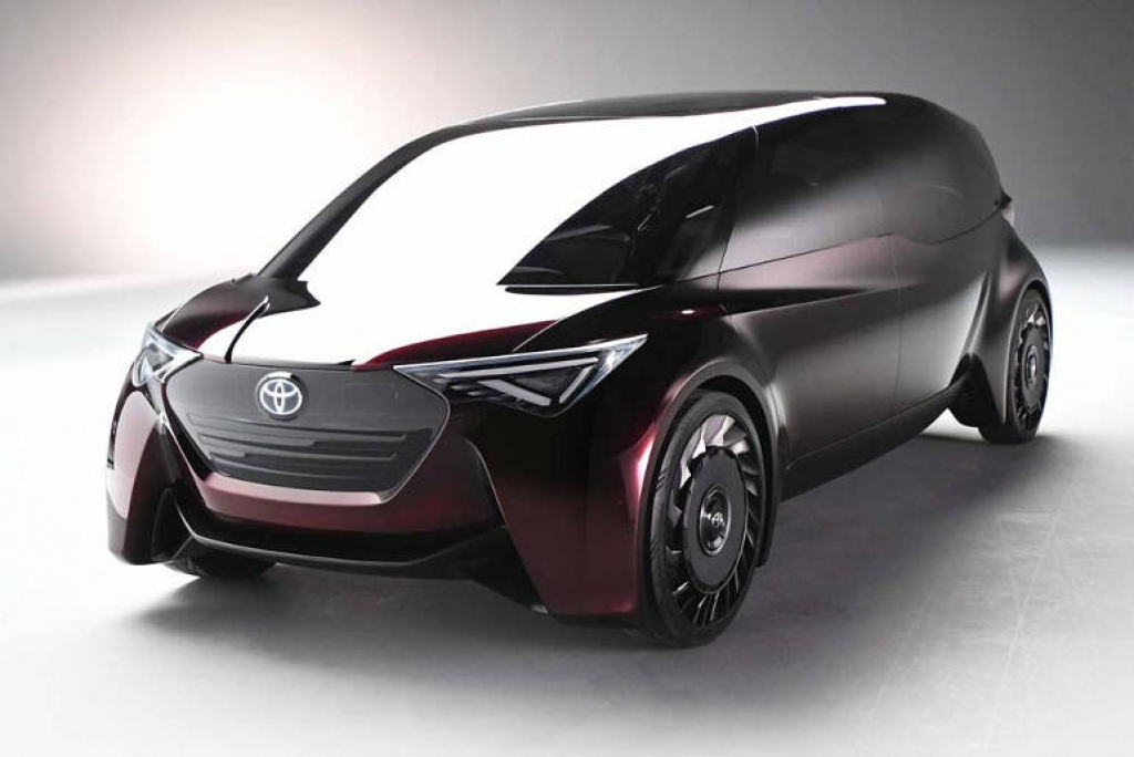 Toyota: Μέχρι πότε θα κυκλοφορούν οχήματα συμβατικής τεχνολογίας;