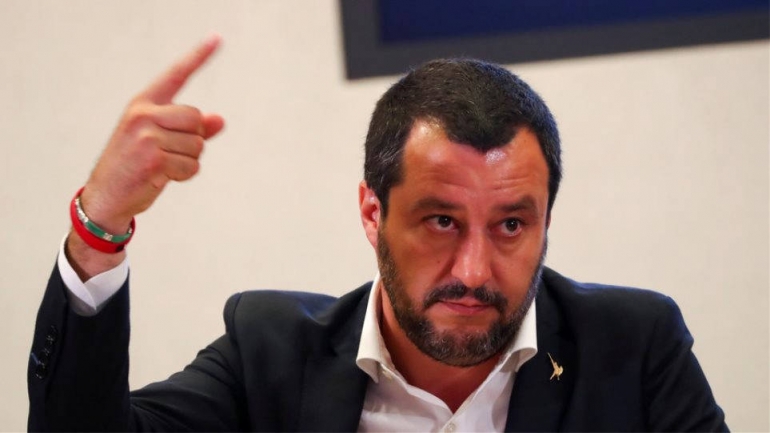 Ο Σαλβίνι κατηγορεί την Ευρ.Επιτροπή ότι ενισχύει την κερδοσκοπία κατά της Ιταλίας