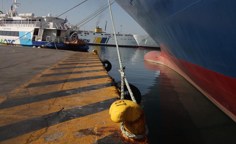 Η υπερφορολόγηση των ναυτικών απειλεί να συνεχίσει να κρατά δεμένα τα πλοία στα λιμάνια