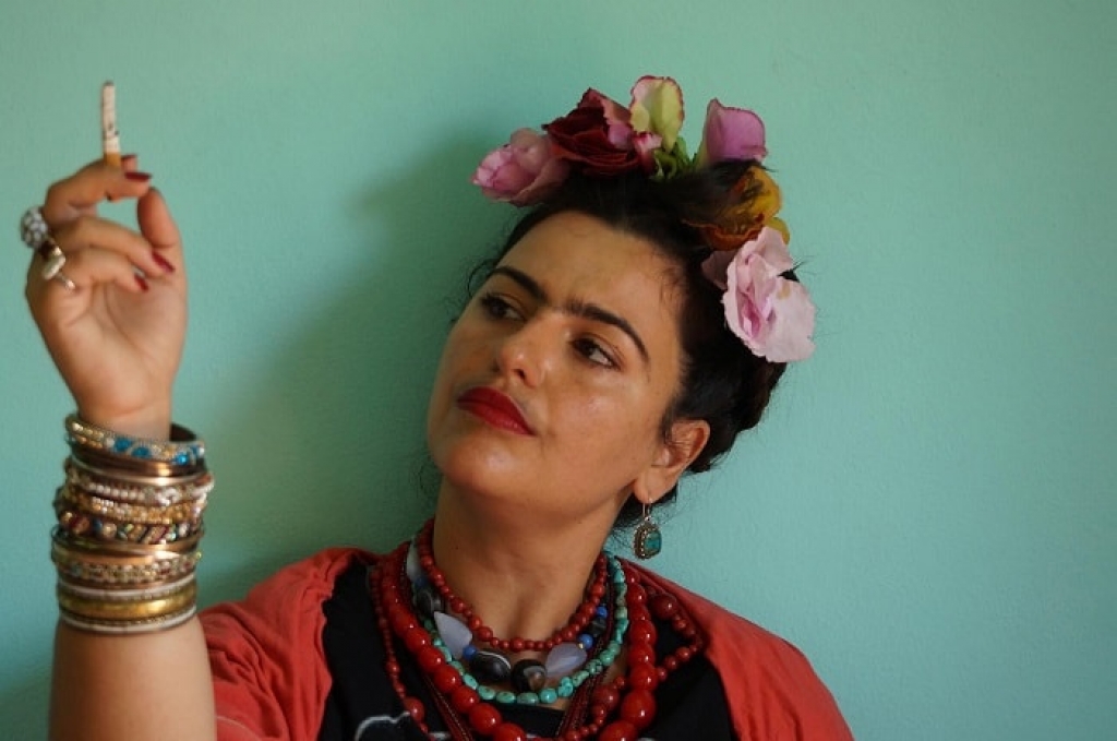 Η Κατερίνα Δαμβόγλου είναι η «Frida Κι Άλλο»