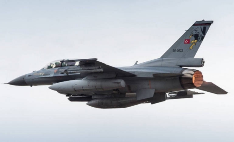 Νέες υπερπτήσεις τουρκικών F-16 πάνω από τις Οινούσσες και την Παναγιά