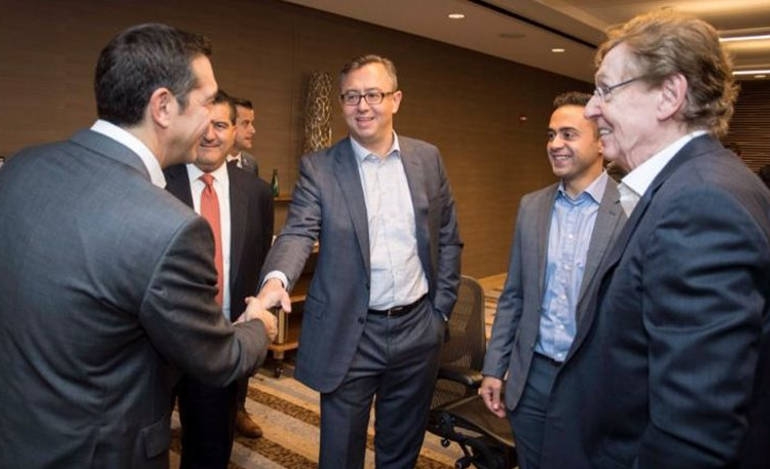 Ο πρωθυπουργός κατά την πρόσφατη συνάντηση του με ελληνοαμερικανούς επιχειρηματίες, ανάμεσα στους οποίους οι κ.κ.Κάλαμος και Κουδούνης