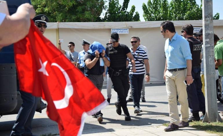 Μαρτυρίες για παράδοση Τούρκων στρατιωτικών από την Ελλάδα στον Ερντογάν