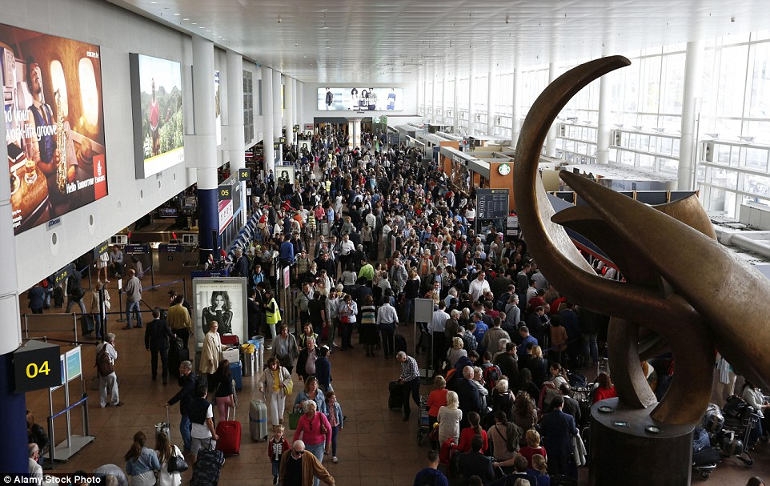 Έλεγχοι σε ταξιδιώτες από Ελλάδα και σε βελγικά αεροδρόμια