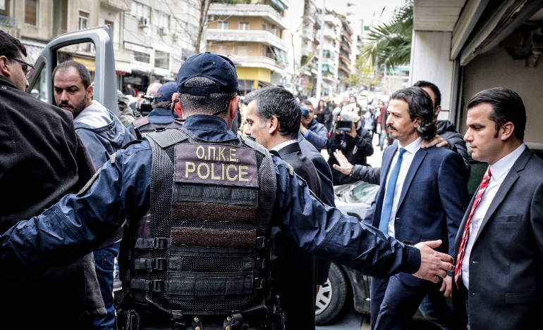 Οι Τούρκοι αξιωματικοί αποχωρούν από το Συμβούλιο Εφετών Αθηνών την Παρασκευή 16 Μαρτίου 2018, όπου δικάστηκε το τρίτο κατά σειρά αίτημα της Τουρκίας για την έκδοση τους
