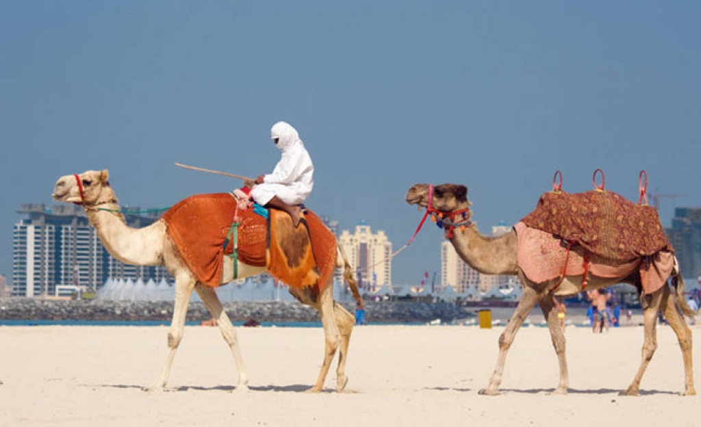 Το Κατάρ φεύγει και ο Τσίπρας ψάχνει επενδυτές στα γειτονικά Εμιράτα