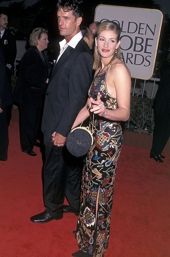 Julia Roberts at an event for The 55th Annual Golden Globe Awards 1998 min
