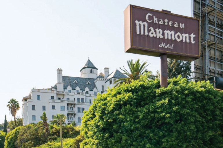 Το Chateau Marmont έχει φιλοξενήσει στις σουίτες του τα μεγαλύτερα σκάνδαλα του Χόλιγουντ.