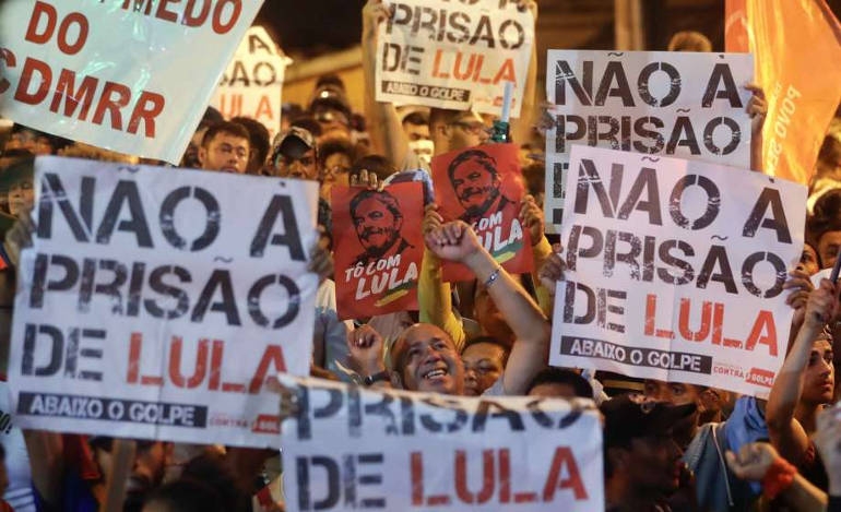 Υποστηρικτές του Λούλα, διαμαρτύρονται για τη φυλακιση του