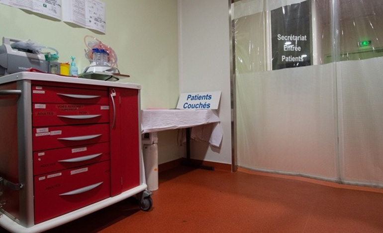 Κορονοϊός: Ορατός ο κίνδυνος κατάρρευσης των γαλλικών νοσοκομείων