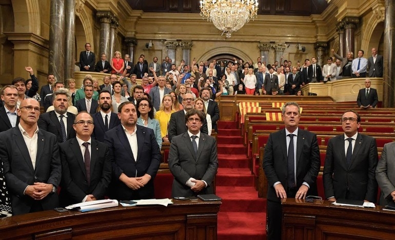Επιμένουν οι Καταλανοί: Το κοινοβούλιο θα συγκληθεί τη Δευτέρα