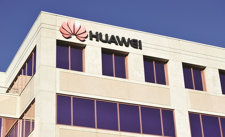 Οι ΗΠΑ πιέζουν, η Huawei απαντά, η Google ανησυχεί