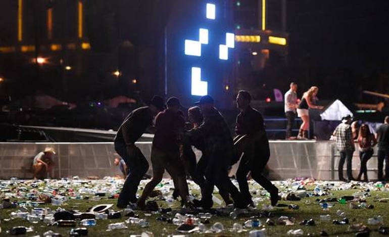 Ξεπέρασαν τους 50 οι νεκροί από την επίθεση ενόπλου σε συναυλία στο Λας Βέγκας (photos &amp; video)