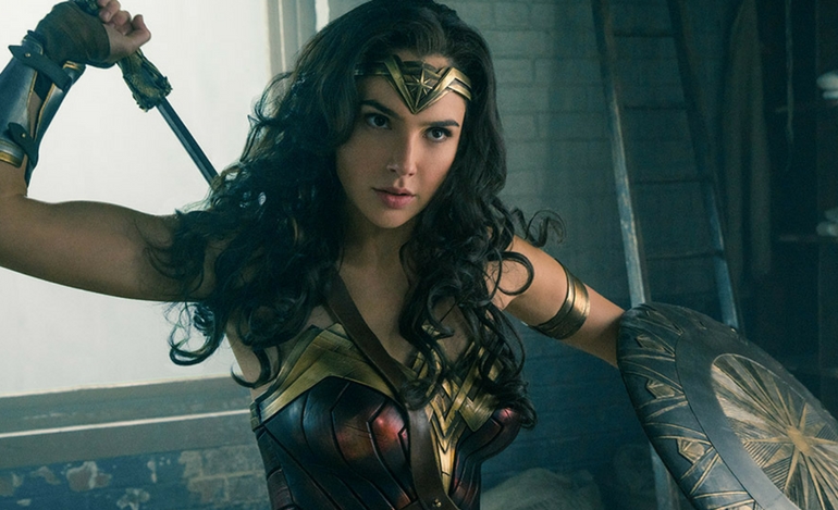 Σπάει τα ταμεία η Wonder Woman (4 νέα film clips)