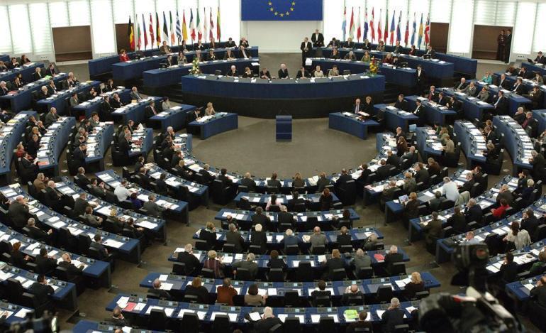 Αλλαγή φρουράς στο Ευρωκοινοβούλιο: «Πόλεμος» ΕΛΚ-Σοσιαλιστών