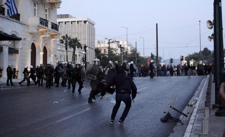 Στο στόχαστρο του ΣΥΡΙΖΑ «περιστατικά αστυνομικής βίας»