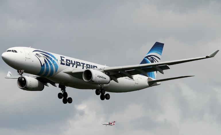 Μεταμεσονύκτιο θρίλερ με τα συντρίμμια του μοιραίου Airbus της Egyptair 