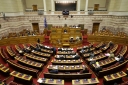 Ομαδικά «πυρά» από την αντιπολίτευση για τις τροπολογίες στη Βουλή