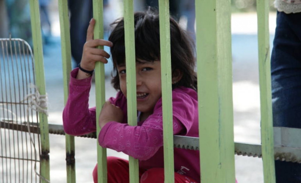 DW: Καταδίκη της Ελλάδας από το Ε.Δ. για απάνθρωπη συμπεριφορά σε ασυνόδευτους ανήλικους πρόσφυγες