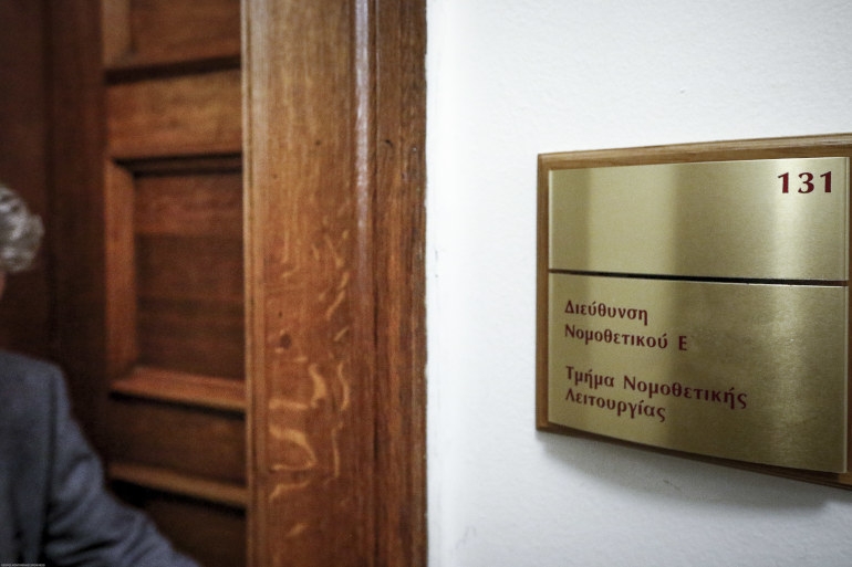 Στη Βουλή διαβιβάστηκε η δικογραφία για τη Novartis - Μήνυση σε Τουλουπάκη από Λοβέρδο