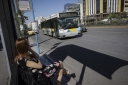 Το υπουργείο Μεταφορών προκηρύσσει πρόωρο προεκλογικό διαγωνισμό-μαμούθ για 750 λεωφορεία
