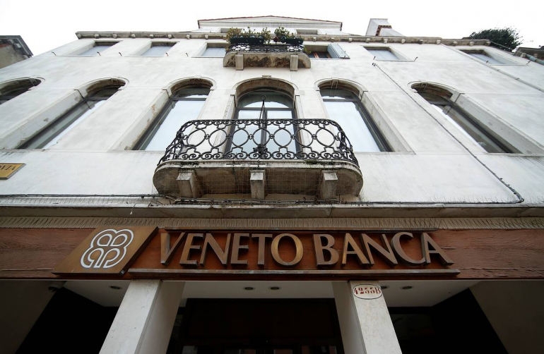 Ίλιγγος στην Ιταλία: Στα 17 δισ. ευρώ η διάσωση των τραπεζών του Βένετο