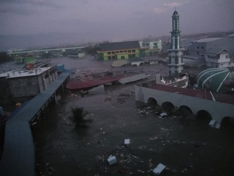 Ινδονησία: Στους 384 οι νεκροί από τον σεισμό και το τσουνάμι (video)