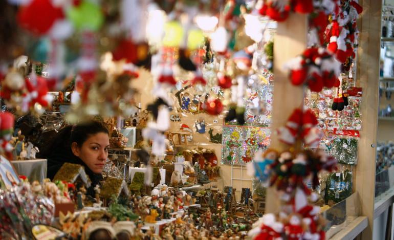 Με υψηλές προσδοκίες για τόνωση της κίνησης η χριστουγεννιάτικη αγορά