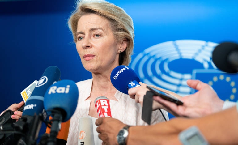 Η φον ντερ Λάιεν ψάχνει συμμάχους στο ευρωκοινοβούλιο
