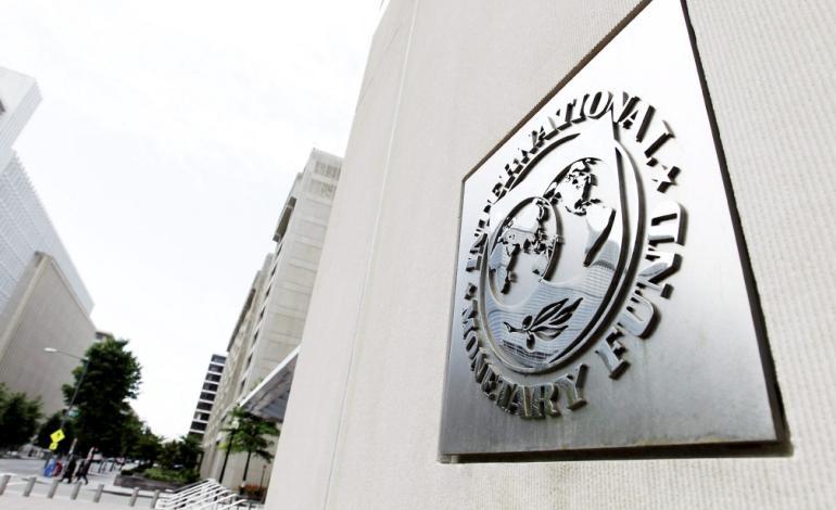ΔΝΤ: Μειώστε συντάξεις και φόρους - Χρειάζεται σημαντική ελάφρυνση του χρέους