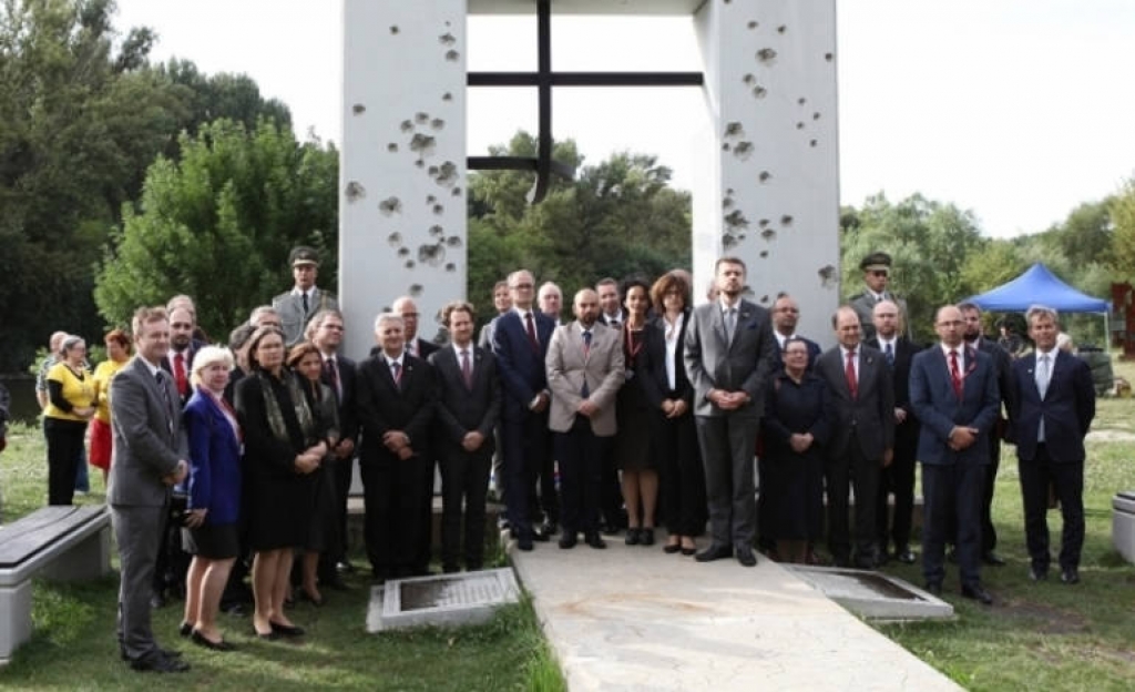 Η Ελλάδα συμμετείχε επίσημα στην Ημέρα Μνήμης για τα θύματα του ναζισμού και του σταλινισμού το 2016