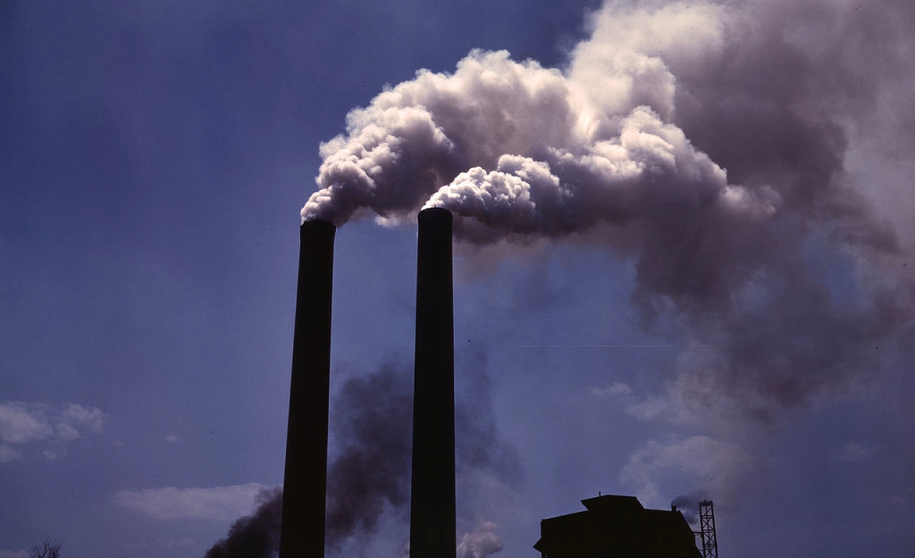 H Κομισιόν θέλει να πάρει από τις χώρες-μέλη τον έλεγχο των εκπομπών CO2