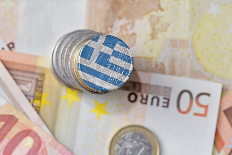 Η επιτυχία του 15ετούς ομολόγου προσφέρει και ένα ισχυρό διαπραγματευτικό χαρτί στην ελληνική κυβέρνηση στις συζητήσεις με τους δανειστές για τη μείωση των στόχων για τα πρωτογενή πλεονάσματα μετά το 2021.