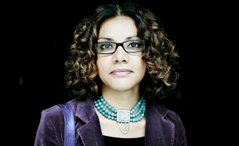 H βραβευμένη Αμερικανοαιγύπτια δημοσιογράφος Μόνα Ελταχάουι στη Στέγη