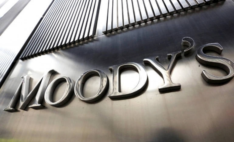 Moody’s: Σταδιακή μείωση των κόκκινων δανείων για τις ελληνικές τράπεζες