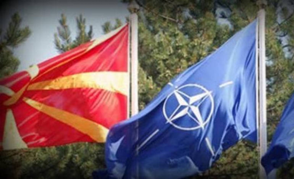 Υπογράφηκε η πράξη προσχώρησης των Σκοπίων στο ΝΑΤΟ.