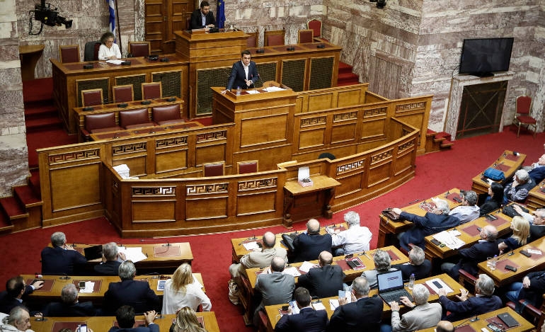 Οι βουλευτές του ΣΥΡΙΖΑ φοβούνται κάλπες μετά από νέα πολιτικά και κοινωνικά βάρη
