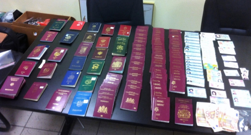 Europol: Φεύγοντας από την Ελλάδα με πλαστά διαβατήρια