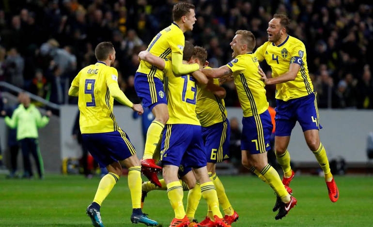 Η Σουηδία κέρδισε την πρόκριση, η ΑΕΚ έχασε τον Γιόχανσον