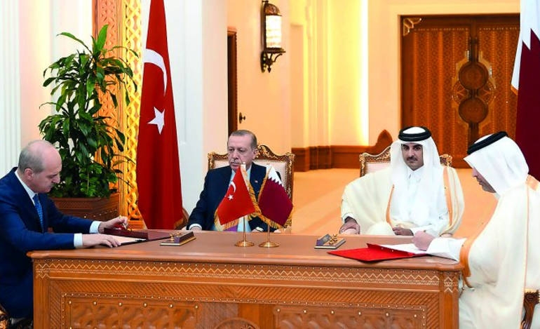 To Κατάρ προσφέρει σωσίβιο στον Ερντογάν που απειλεί ξανά «εχθρούς και προδότες»