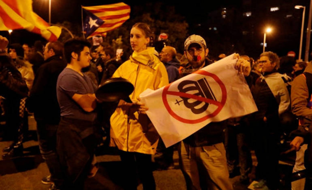 Αντιμοναρχικές διαδηλώσεις στην Καταλονία