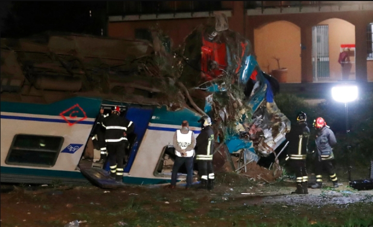 Τραγωδία στην Ιταλία: Σύγκρουση τραίνου με φορτηγό - Δύο νεκροί, πολλοί οι τραυματίες (Video)