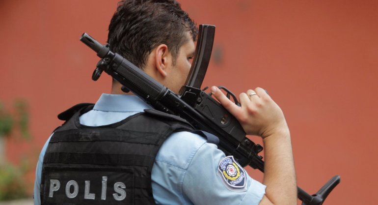 Δεκαεπτάχρονος σκοτώνει τρεις αστυνομικούς στην Τουρκία