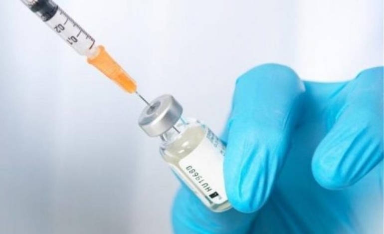 Σε ΜΕΘ 70χρονος εμβολιασμένος - Επιστήμονες εξηγούν γιατί νοσούν οι εμβολιασμένοι