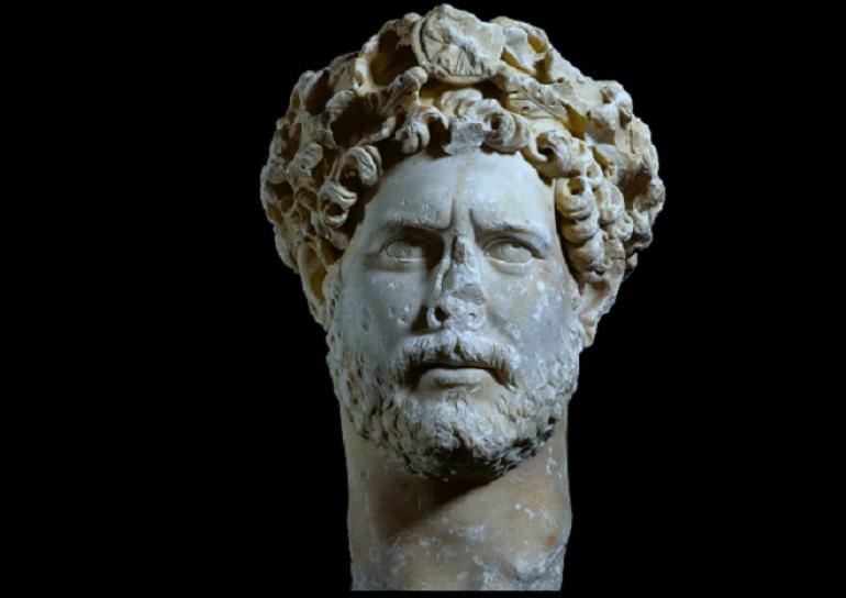 To πορτραίτο του Αδριανού στο Μουσείο Ακρόπολης