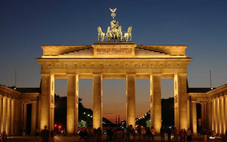 Πολιτική... ασάφεια στο Βερολίνο και στη Γερμανία