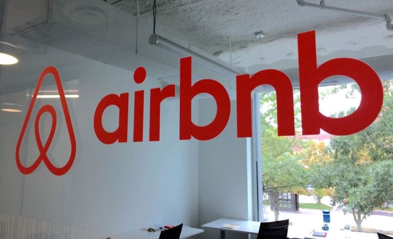 ΑΑΔΕ: Έτσι θα δηλώνονται σπίτια και έσοδα από την Airbnb